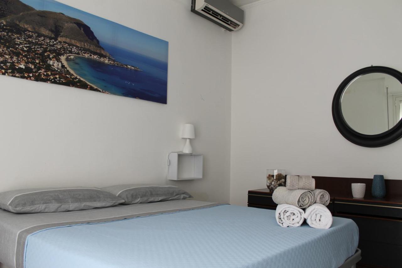 Casa Vacanza Peppino! パレルモ エクステリア 写真