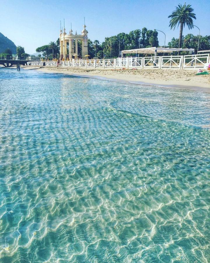 Casa Vacanza Peppino! パレルモ エクステリア 写真